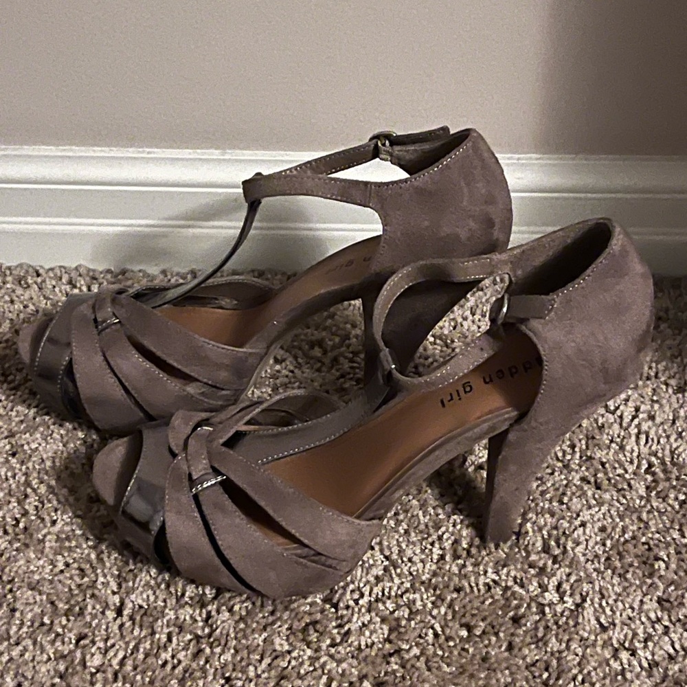 Peep-toe stiletto heels